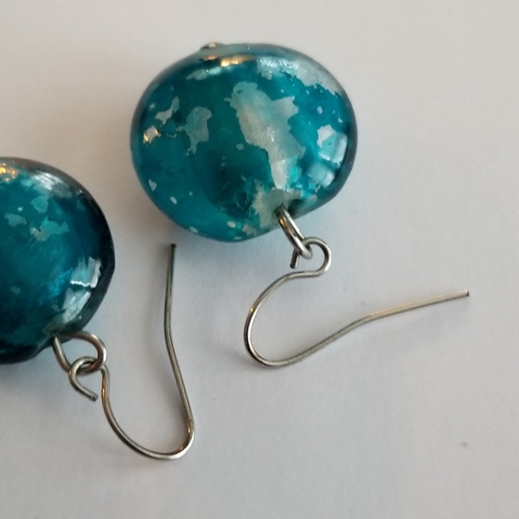 Blue glass earrings silver tone foiled bead beaded - Picture 6 of 8
